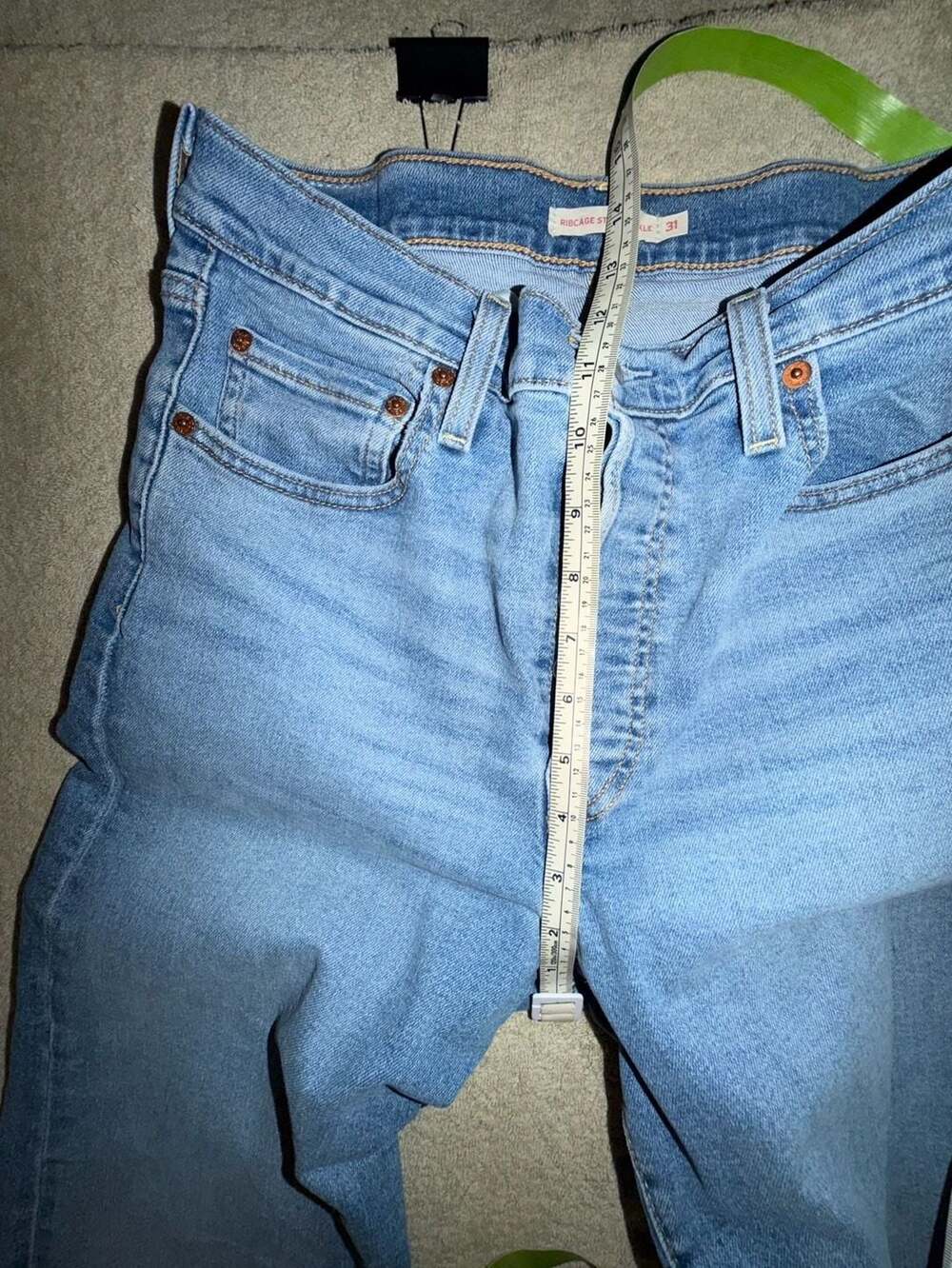 Levi's Ribcage Straight Ankle Jeans Size 31 Medium Wash Denim - Picture 5 of 12